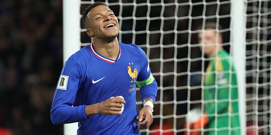 Kariyerinde 400 gole ulaşan Mbappe, Messi ve Ronaldo'yu geride bıraktı