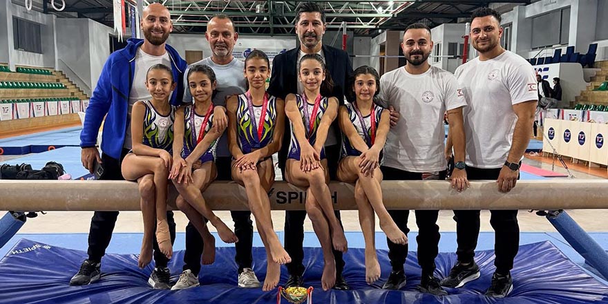 Cimnastikte küçük kızlar Türkiye üçüncüsü