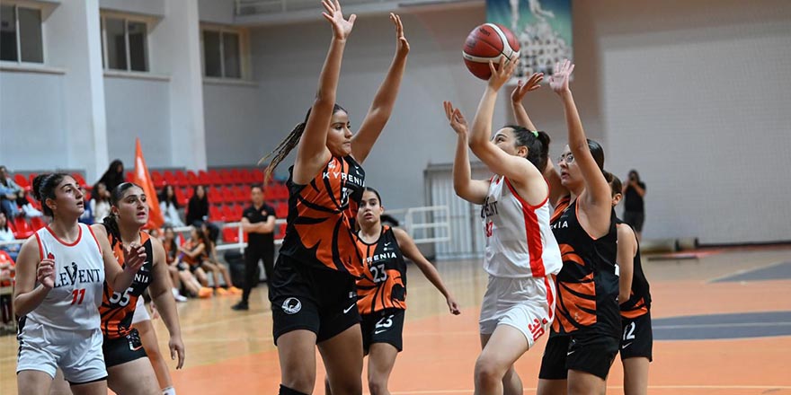 U16 liglerinde heyecan sürüyor