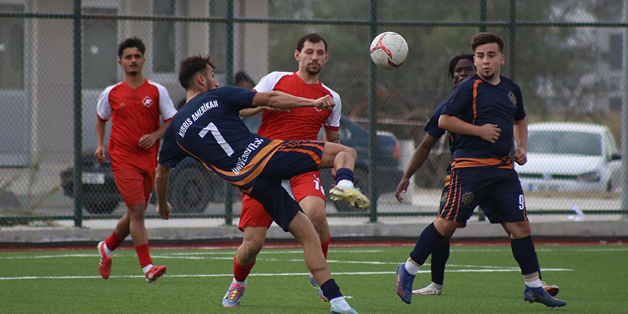 Üniversitelerde futbol müsabakaları başladı