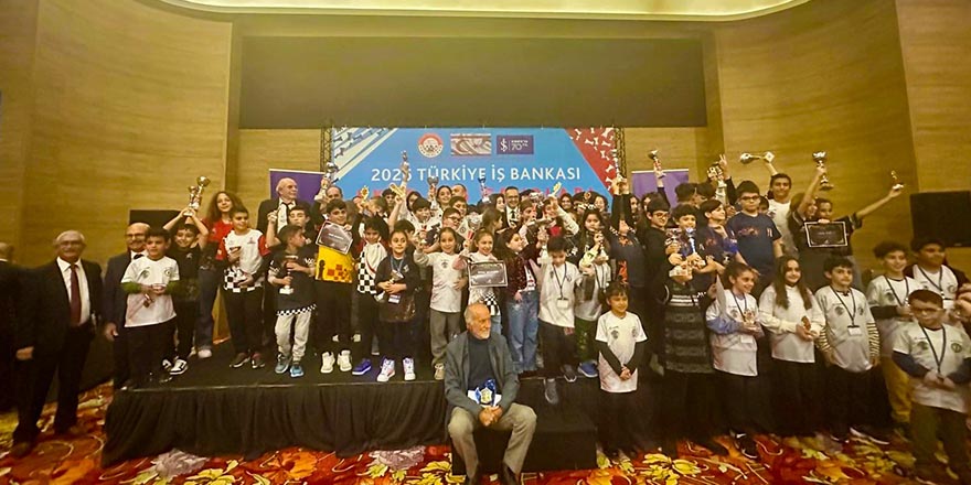 Satrançta yaş grupları milli takım için yarıştı