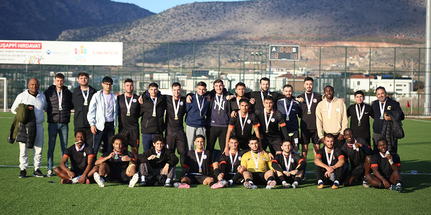 Futbolda şampiyon DAÜ