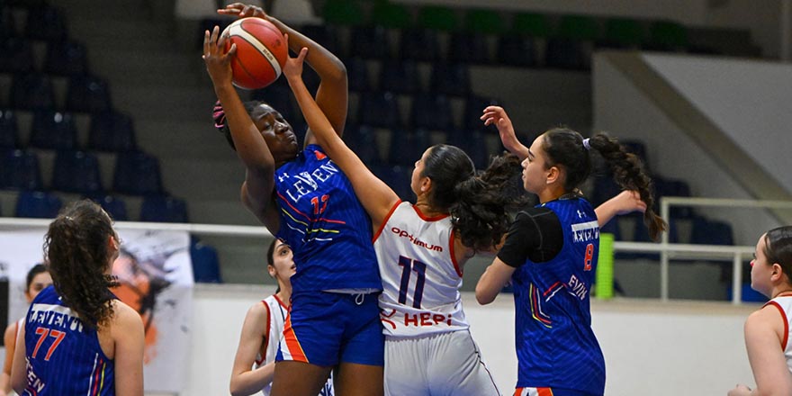 U18 Kadınlar Ligi’nde final serisi başladı