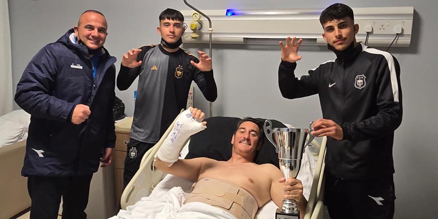 Kupa Okan Karademir’e hediye edildi