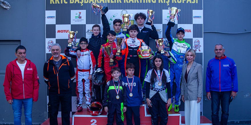 Kartingde açılış yarışı nefesleri kesti