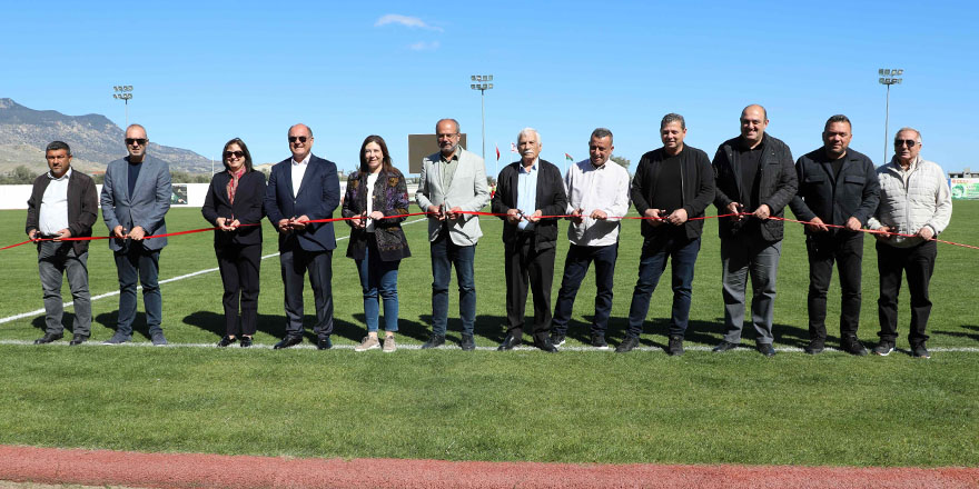 Gençler artık daha sağlıklı zeminde spor yapacak