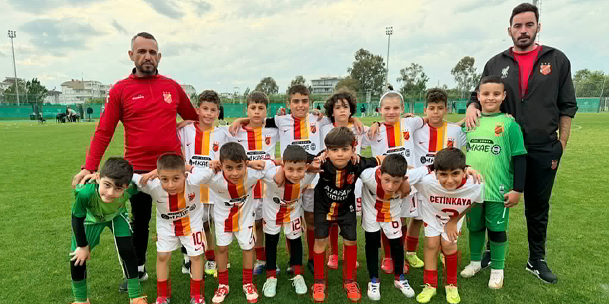 Çetinkaya'dan Antalya'da şampiyonluk