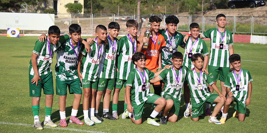 Geleceğin futbolcuları futbolun güzelliklerini yansıttı