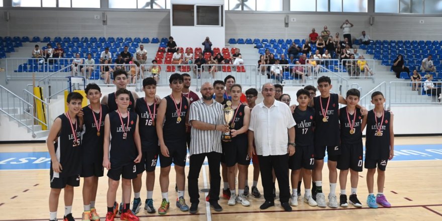 U14 Ligi’nde Levent Spor şampiyon