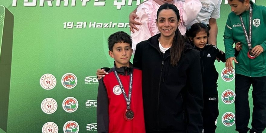 Doran, 1000 metrede Türkiye beşincisi