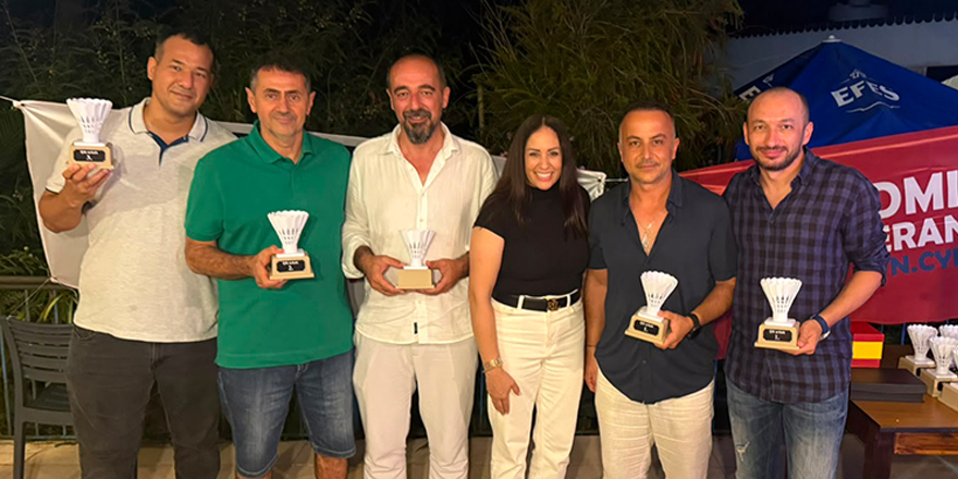 Veteran Badminton Turnuvası ödül töreniyle tamamlandı