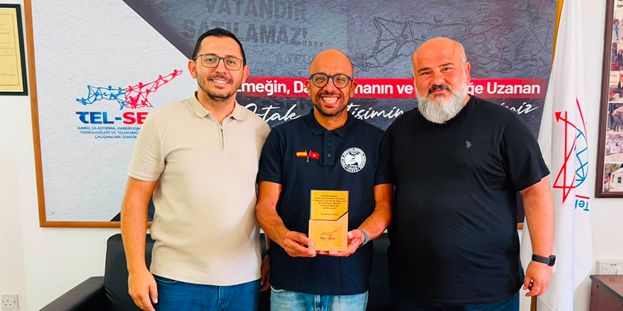 Tel-Sen’den Hasan İlker’e plaket