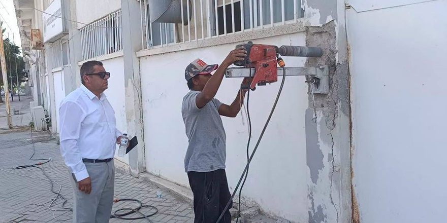 Atatürk Stadı'nda karot testi yapılıyor