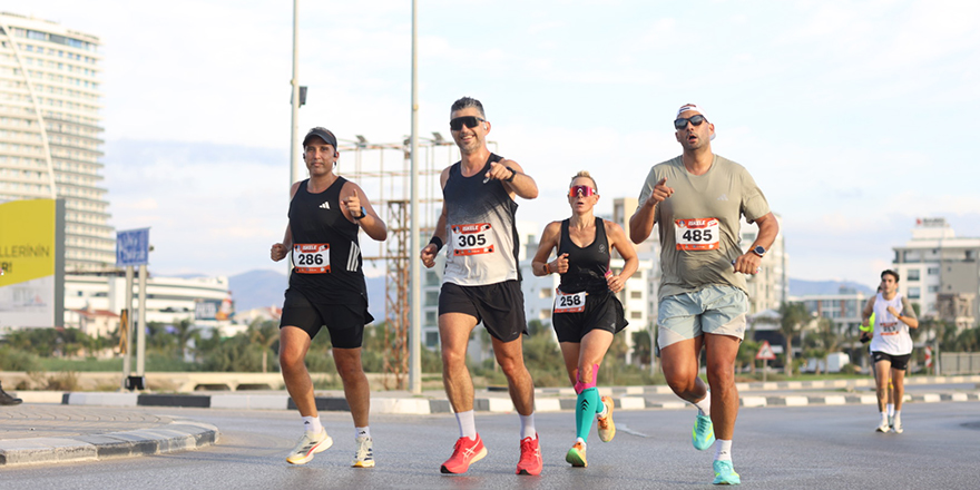 İskele Yarı Maratonu, özel eğitim öğrencileri için koşuldu