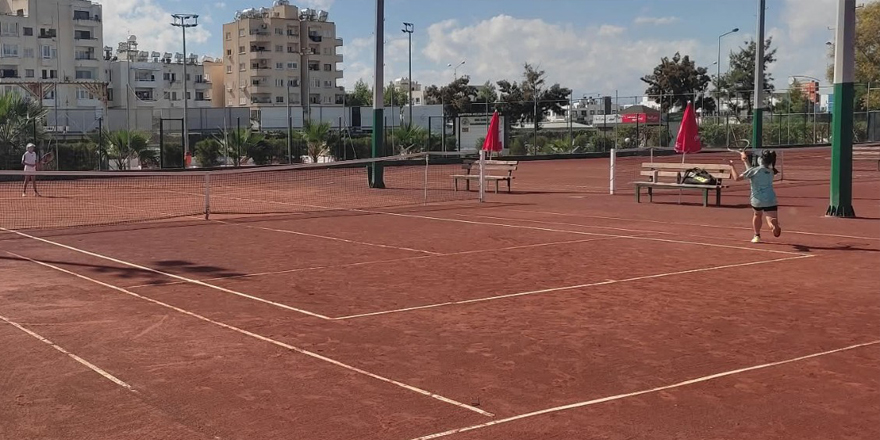Teniste Dünya Oto Cup turnuvası başladı
