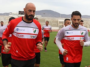 Millilerin ilk maçı Karpatalya'yla