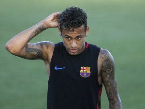 Neymar resmen PSG'de