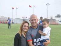 Krallık sevincini ailesi ile paylaştı