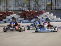 Kartingler piste iniyor