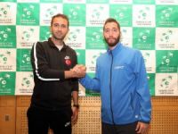 Onlar oynadı, biz seyrettik