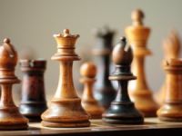 Satrançta ilk hamleler yapılıyor