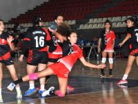 Hentbolda yılın ilk maçları başladı