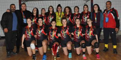 Erkeklerde Özgür Adımlar, kızlarda Şahlan şampiyon