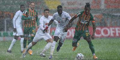 Alanyaspor-Sivasspor maçı ertelendi