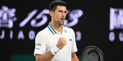 Zirvede Federer'i yakaladı