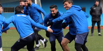 İlk kez görev yaptı, takımı puanla ayrıldı