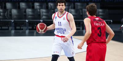 Erten’li Anadolu Efes’ten 39 sayılık fark