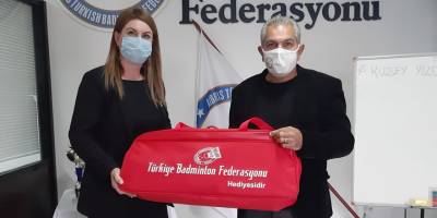 Federasyondan kulüplere malzeme yardımı