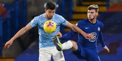 Chelsea ve City'den geri adım