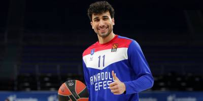 Erten’li Efes, dörtlü finalin eşiğinde