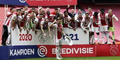 Hollanda’da ipi Ajax göğüsledi