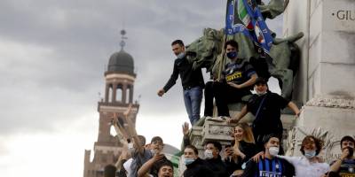 Inter taraftarı şampiyonluğu kutladı