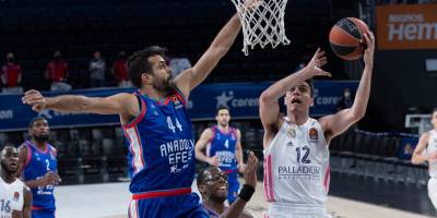 Erten'li Anadolu Efes Final Four'da...