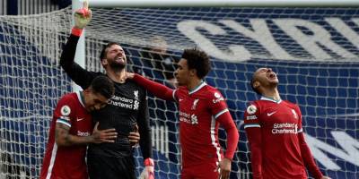 Kaleci Alisson'dan tarihi gol