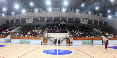 Seyircili müsabakalara izin