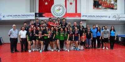 Büyükler, Pembe Soyadlı anısına oynadı