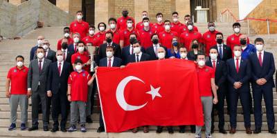 Erten’li Efes, Anıtkabir’i ziyaret etti