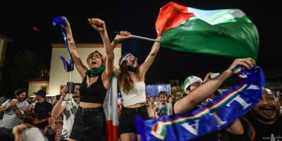 İtalyanlar yarı finali kutladı