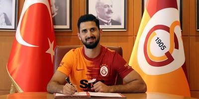 Galatasaray'da iki ayrılık