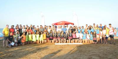 Hentbol heyecanı plajda yaşandı