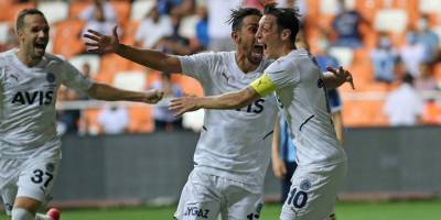 Fenerbahçe galibiyetle başladı