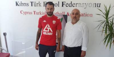 Burak Gönyeli’ye imzayı attı