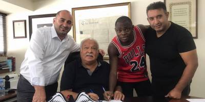 Yenicami yabancısını buldu