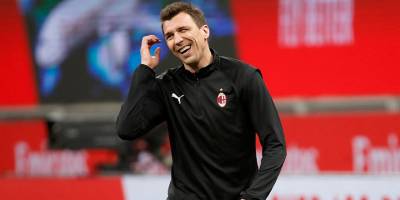 Mandzukic kramponlarını astı