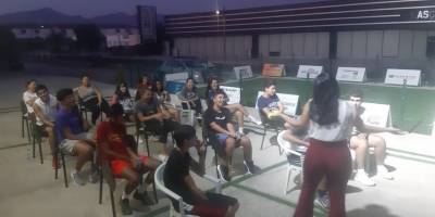 Badmintonda sporcu seminerleri devam ediyor