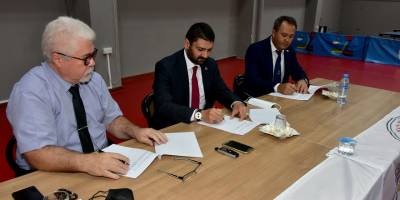 İmzalar engellerin kalkmasına atıldı